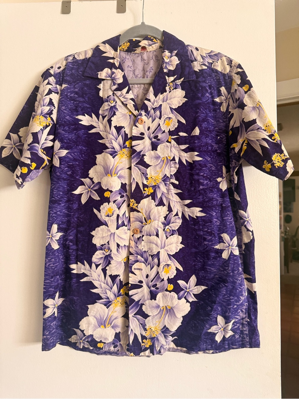 Vintage 1950s-1960s Kamehameha Men's Purple Floral Hawaiian Shirt